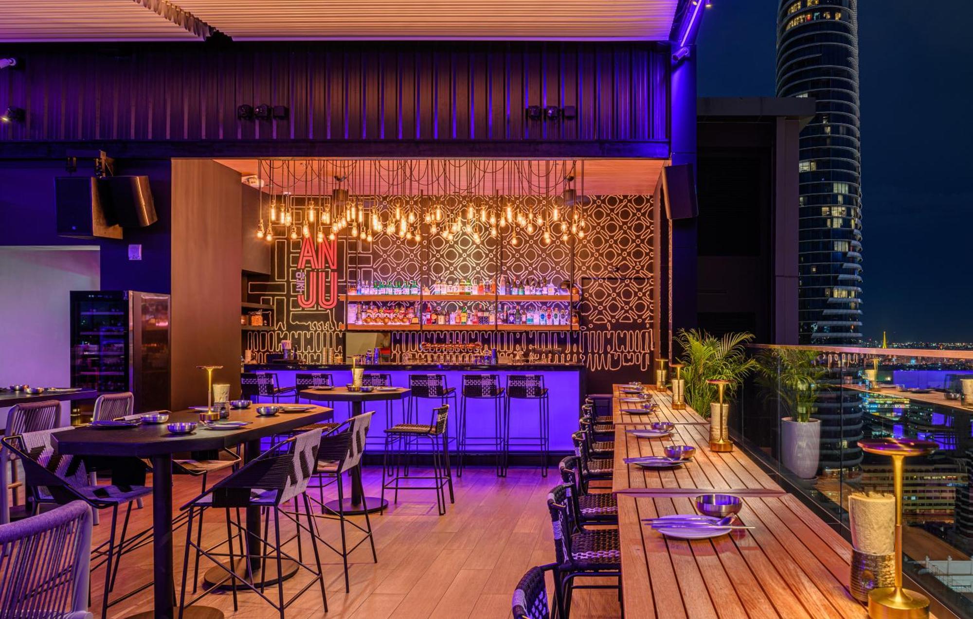 Sindhorn Midtown Hotel Bangkok, Vignette Collection By Ihg Exterior photo The 101 Skybar